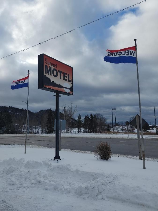 Sunset Motel Schreiber ภายนอก รูปภาพ
